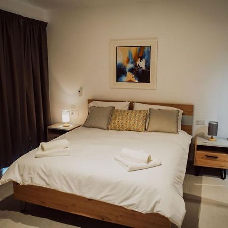 Ferienwohnung 86 Spinola Bay San Ġiljan Exterior foto