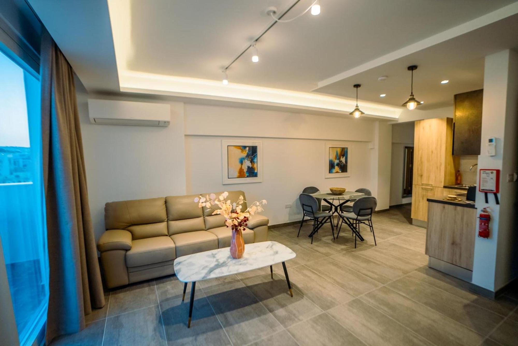 Ferienwohnung 86 Spinola Bay San Ġiljan Exterior foto